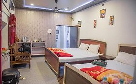 Kanha Paying Guest House