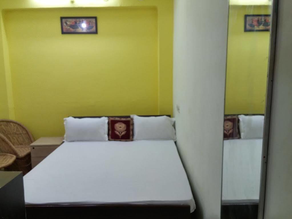 Kanha Paying Guest House Varanasi Esterno foto