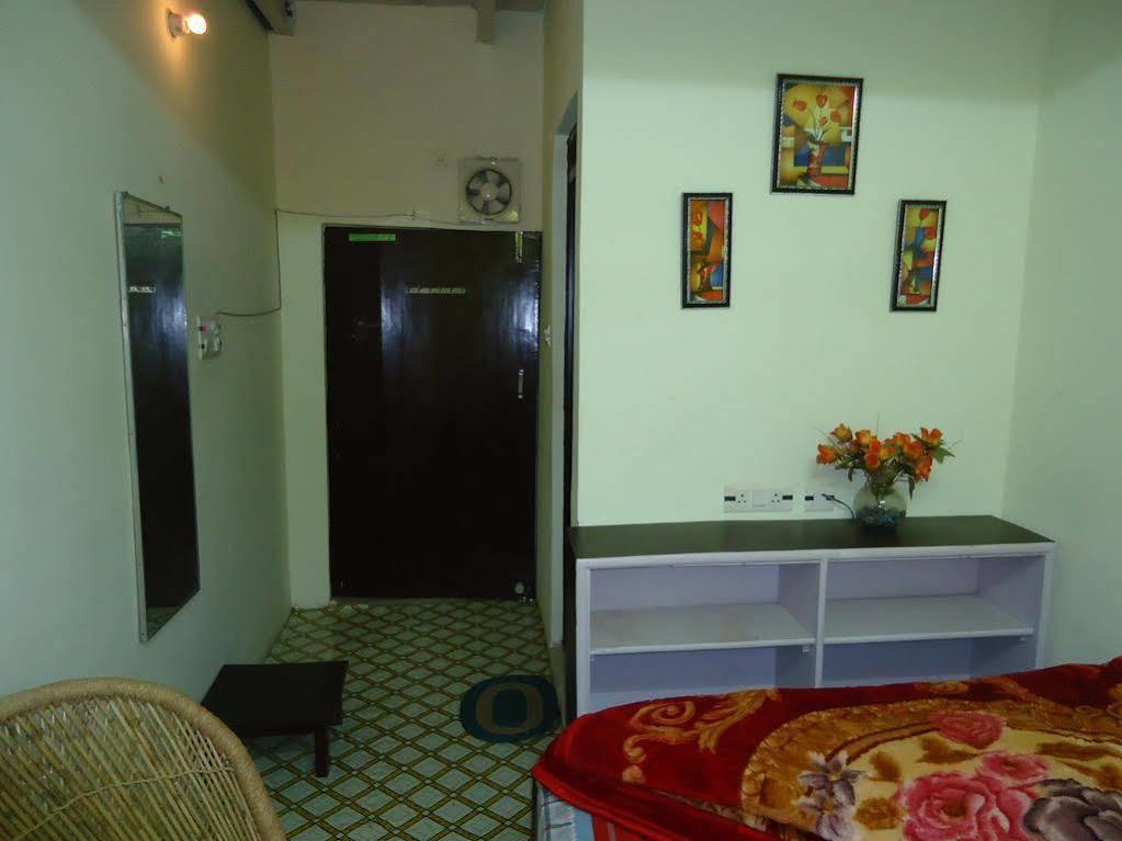 Kanha Paying Guest House Varanasi Esterno foto
