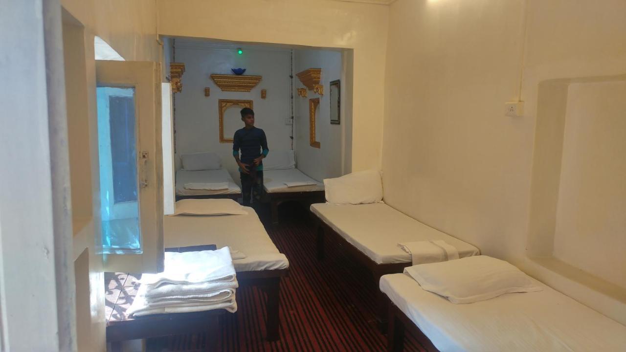 Kanha Paying Guest House Varanasi Esterno foto