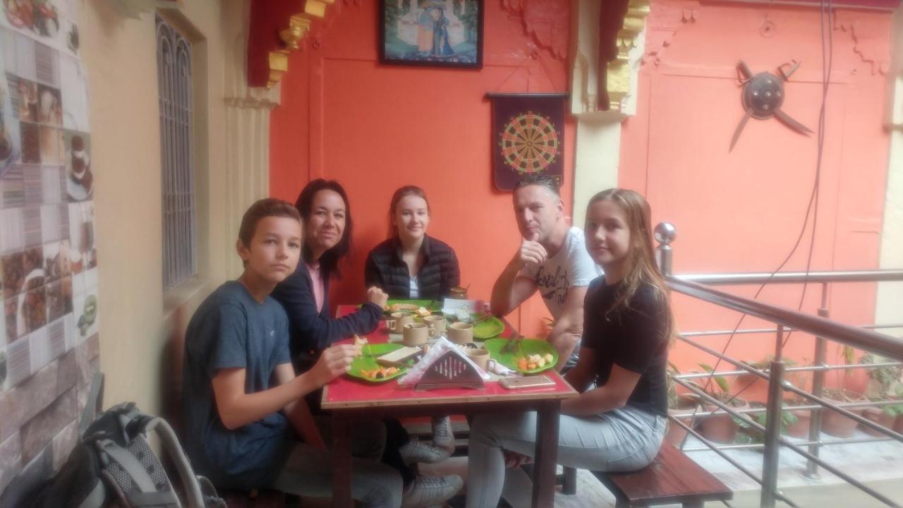 Kanha Paying Guest House Varanasi Esterno foto